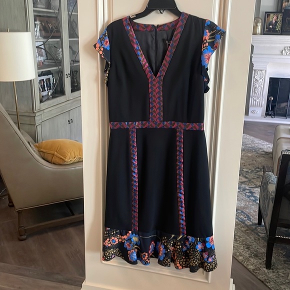 Etro NWT crepe de chine flutter sleeve dress - Picture 2 of 6